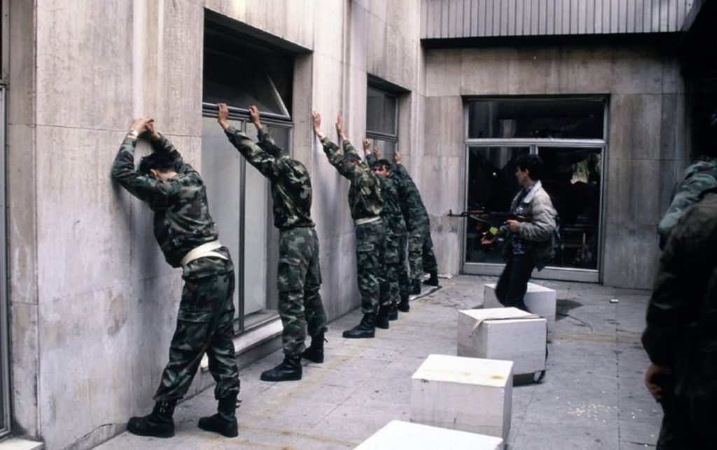 Заробљени припадници војне полиције који су покушали да се пробију до Дома армије